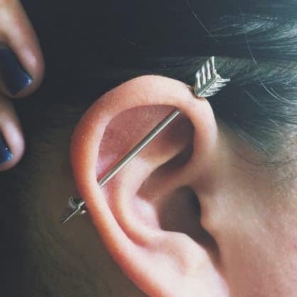 Industrial piercing arrow earring black